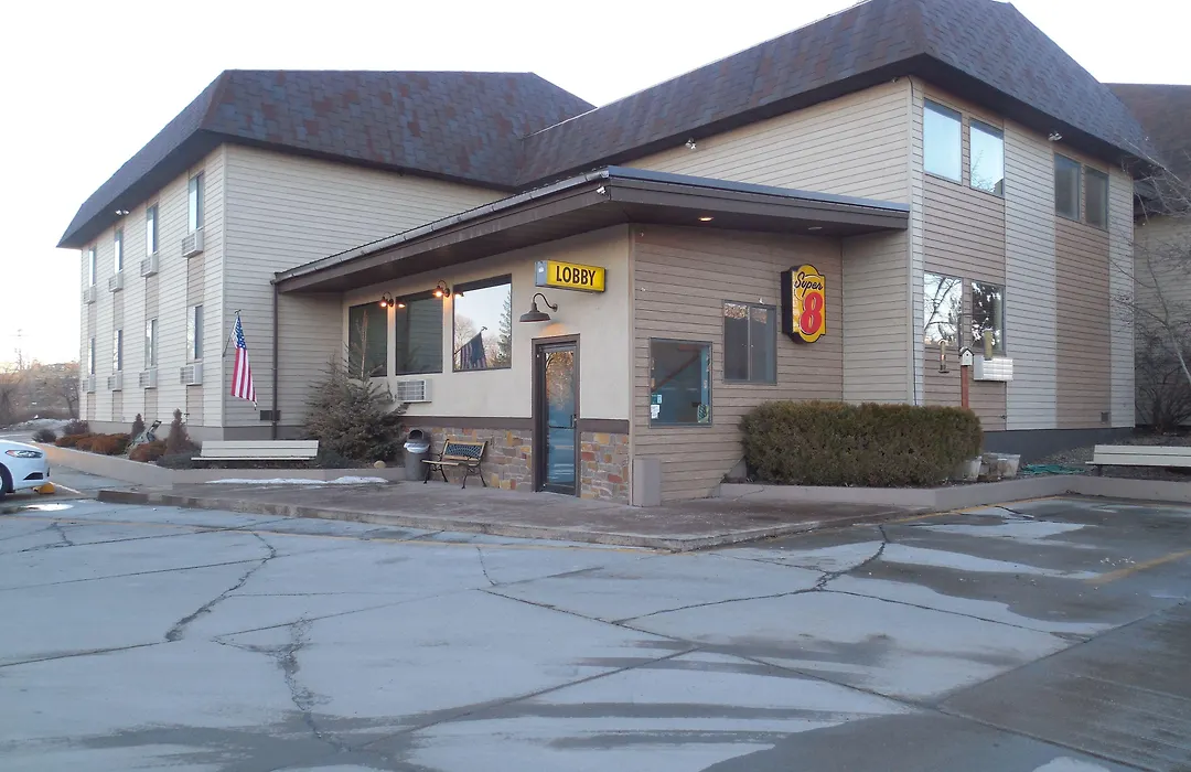 Super 8 By Wyndham Buffalo-1